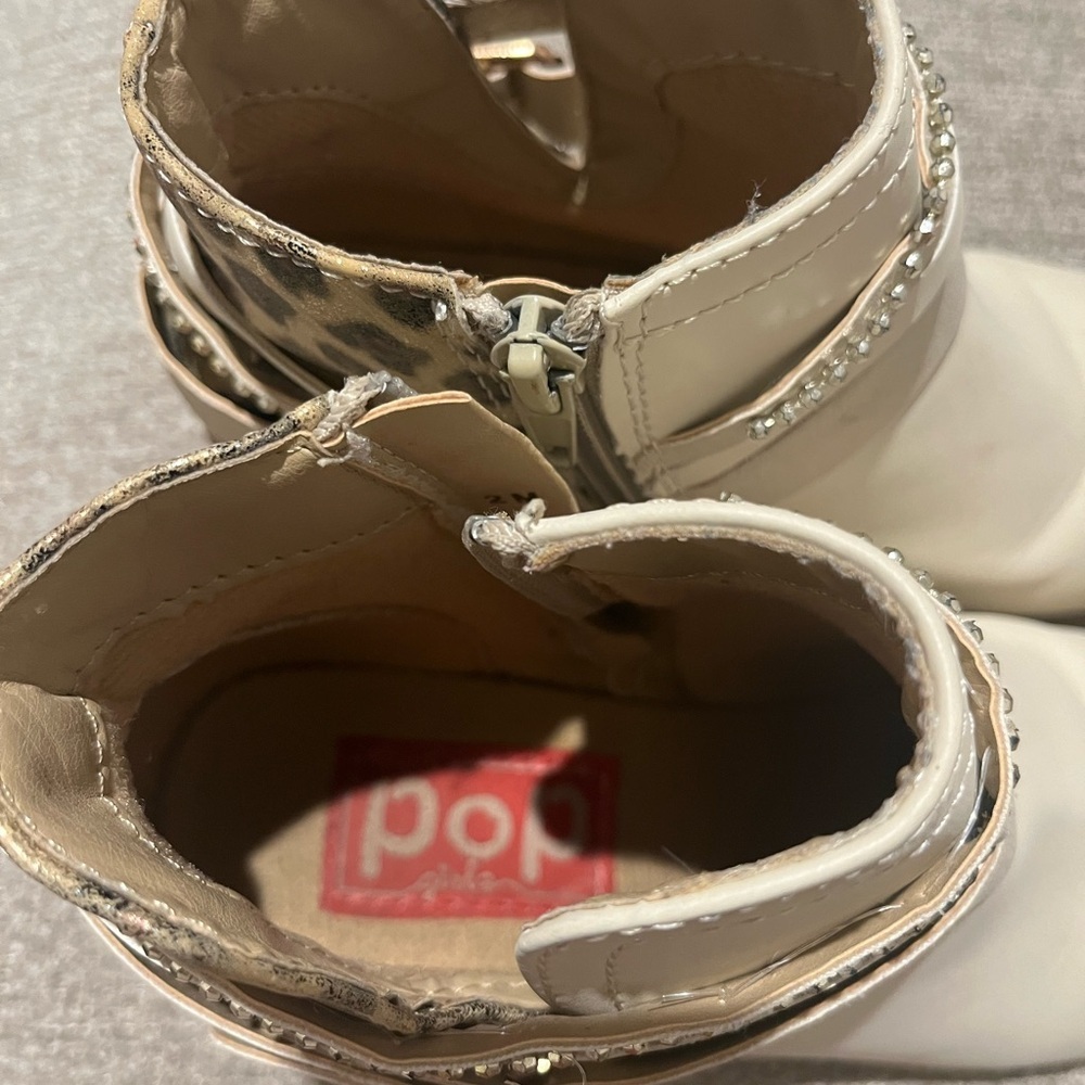 Girls boots size 2M. Color cream/beige. Leopard print in the back. Side zippers! - Picture 12 of 13